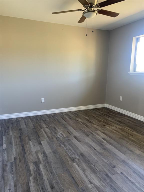 410 S College Dr in Keene, TX - Building Photo - Building Photo