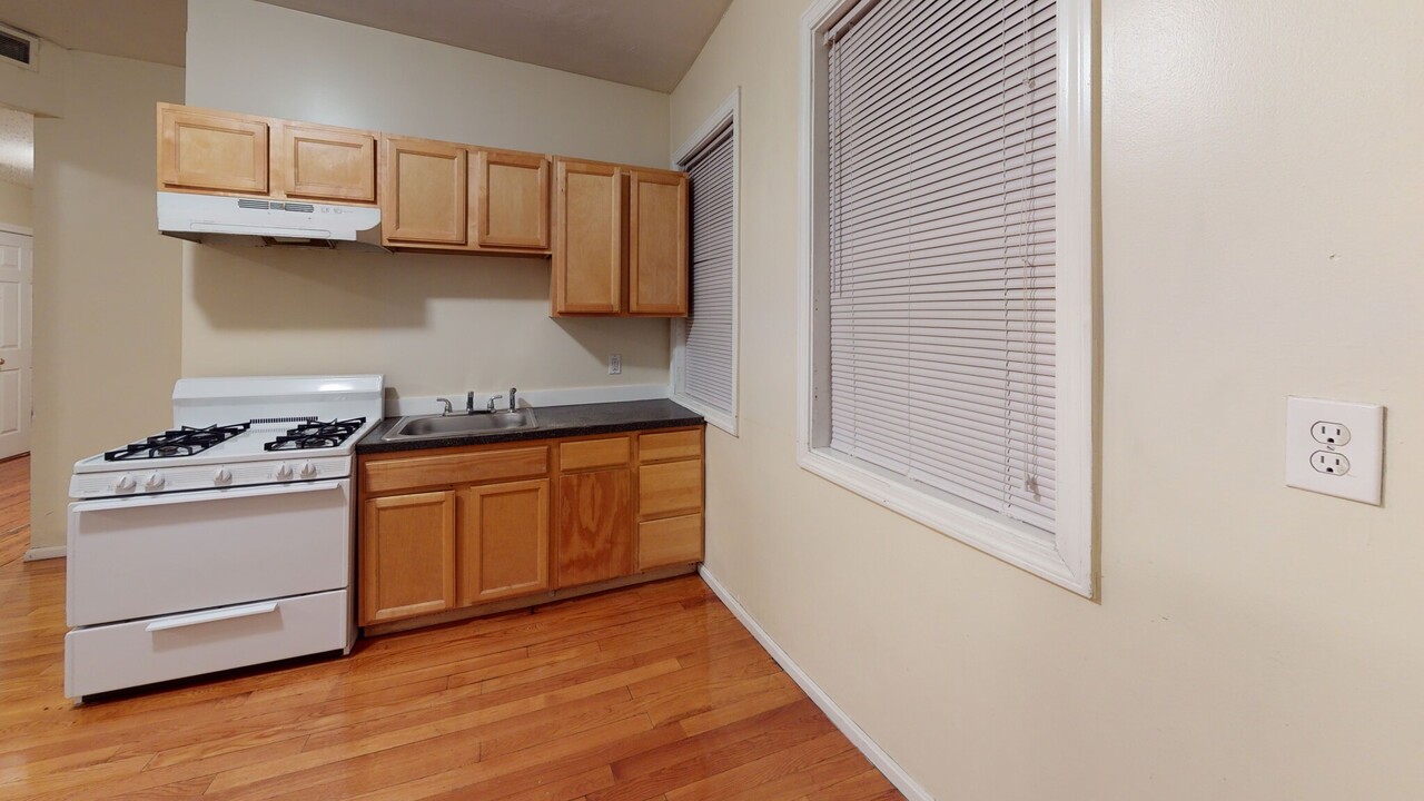 2 Langdon Ter, Unit 3 BED Laundry in Boston, MA - Building Photo