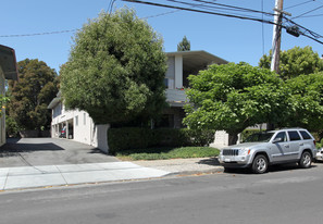 744 Chestnut St in San Carlos, CA - Building Photo
