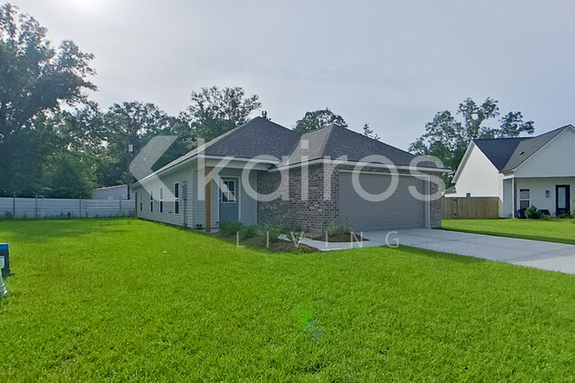22877 Balsam Dr in Denham Springs, LA - Building Photo - Building Photo
