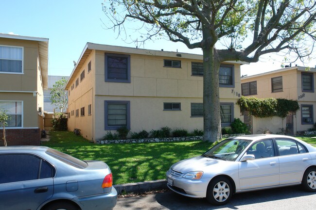 7318 Vista Del Monte Ave in Van Nuys, CA - Building Photo - Building Photo