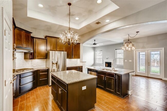 6108 Sabino Dr in Spicewood, TX - Foto de edificio - Building Photo