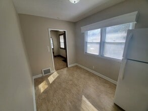 2616 Bowdoin St in Des Moines, IA - Building Photo - Building Photo