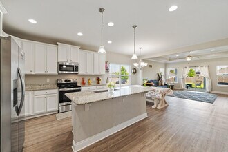 809 Whispering Creek Ave in Freeport, FL - Building Photo - Building Photo
