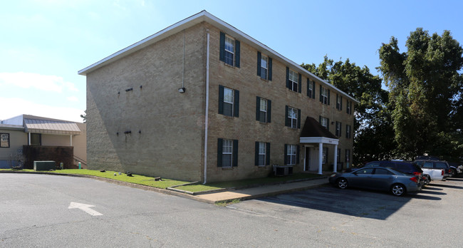 Prosper Apartments in Hampton, VA - Foto de edificio - Building Photo