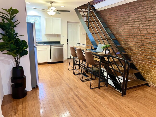 property at 1011 Hollins St