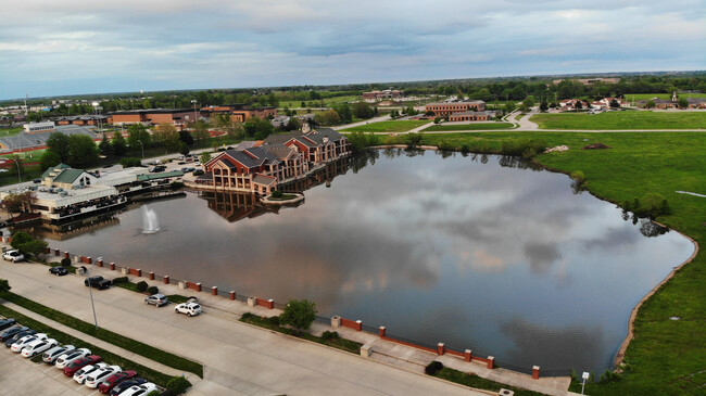 Swan Lake in Columbia, MO - Building Photo - Building Photo