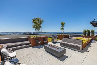 Niwa Apartments | Modern City Living in Lower Queen Anne | Affordable New Rates! in Seattle, WA - Foto de edificio - Building Photo