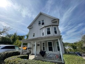 152 Wolcott St in Waterbury, CT - Building Photo