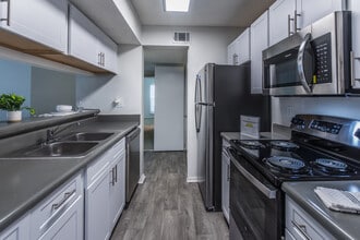 Southaven Pointe in Southaven, MS - Building Photo - Interior Photo