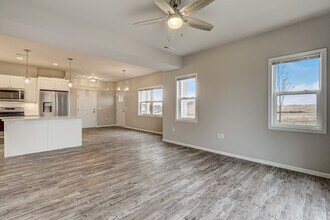 4345 Eagle Ridge Ln, Unit 4 in Windsor, WI - Foto de edificio - Building Photo