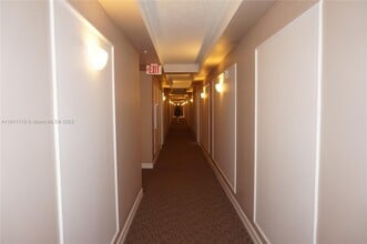 5085 NW 7th St, Unit 1215 in Miami, FL - Building Photo - Building Photo