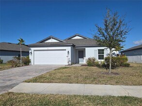 5511 Patano Lp in Palmetto, FL - Building Photo - Building Photo