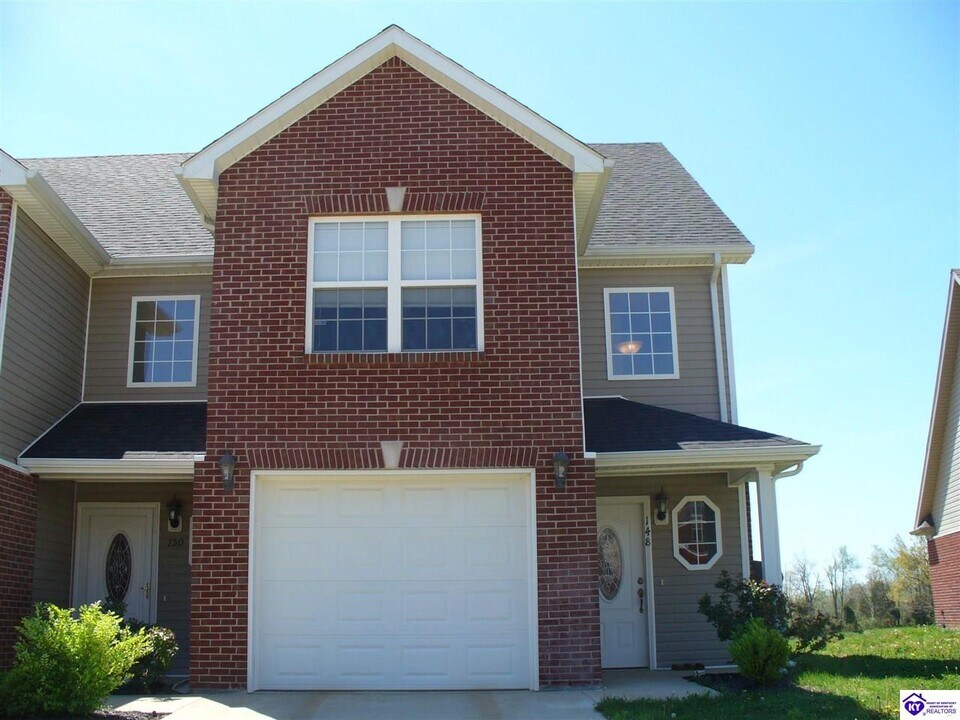 148 Twin Lakes Dr in Vine Grove, KY - Building Photo