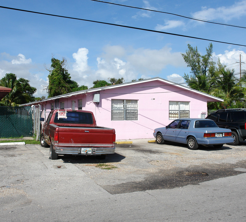 1129 NE 6th Ave in Fort Lauderdale, FL - Building Photo