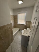 694 Killingly St in Johnston, RI - Building Photo - Building Photo