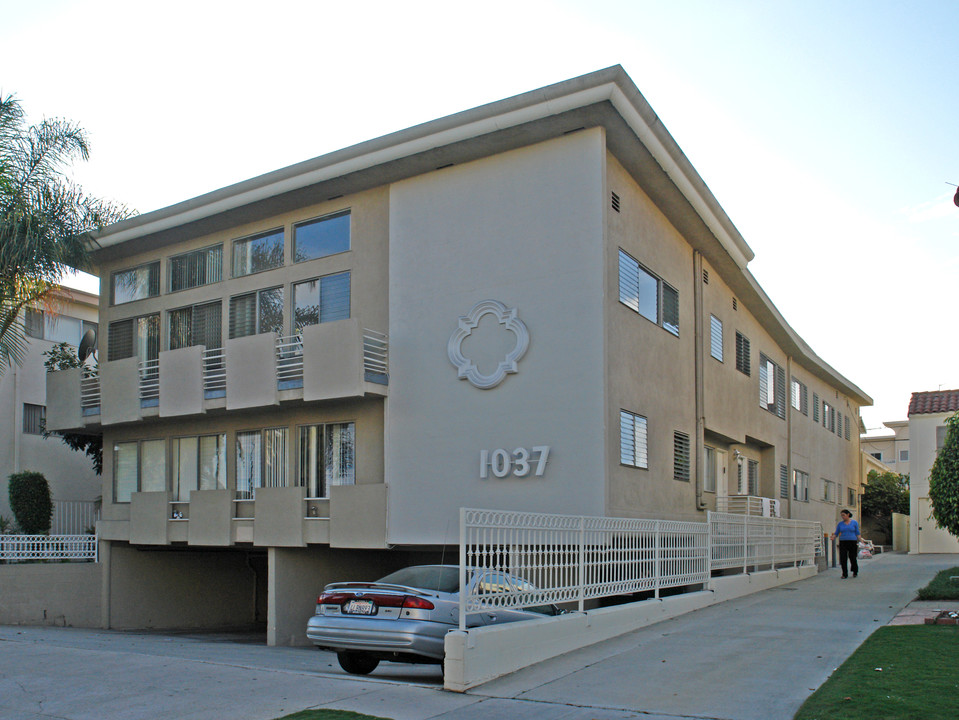 1037 S Shenandoah St in Los Angeles, CA - Building Photo