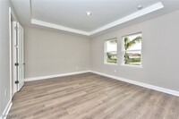 2091 Grove Dr in Naples, FL - Foto de edificio - Building Photo