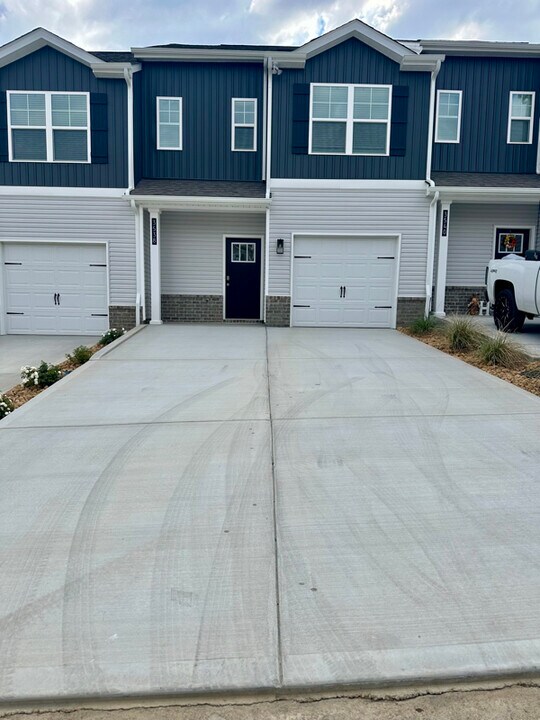 3538 Bisham Wood Ln in Powell, TN - Building Photo