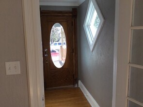 1667 Doty St, Unit 1 lower in Oshkosh, WI - Building Photo - Building Photo