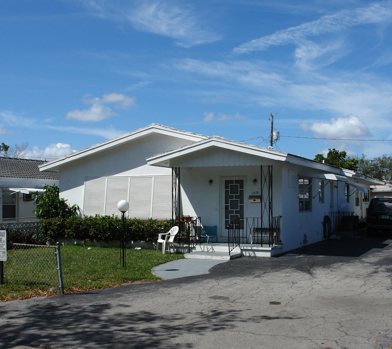 1018 N 17th Ave in Hollywood, FL - Foto de edificio