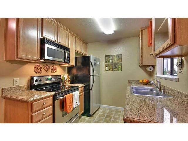 property at 2250 Monroe St