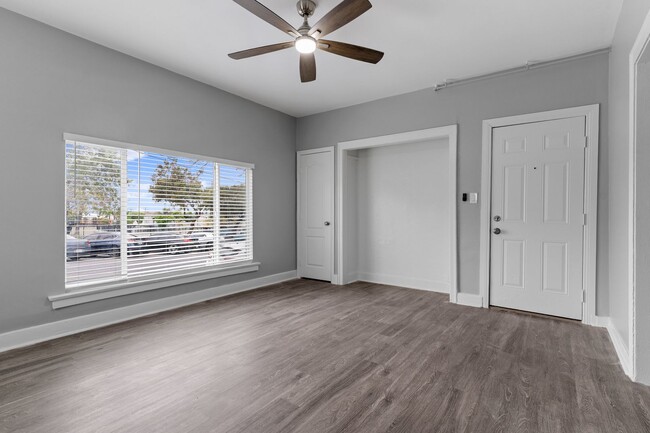 1424 Chestnut Ave in Long Beach, CA - Building Photo - Building Photo