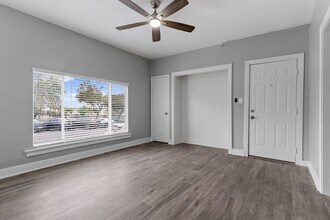 1424 Chestnut Avenue in Long Beach, CA - Building Photo - Interior Photo