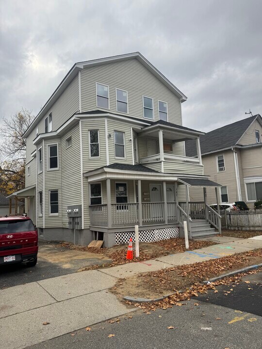 240 College St, Unit 240 in Springfield, MA - Foto de edificio