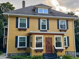 22 Wakefield St, Unit 2 in Worcester, MA - Building Photo