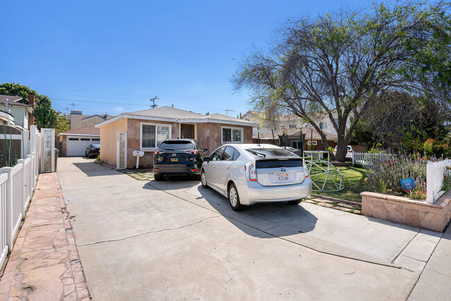 2228 Plant Ave in Redondo Beach, CA - Building Photo - Building Photo