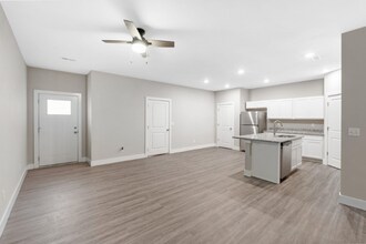 5122 N Cypress St in Bel Aire, KS - Building Photo - Building Photo