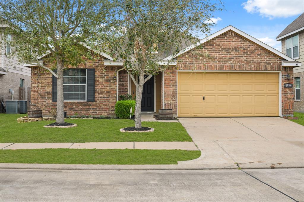 2910 Halcyon Time Trail in Houston, TX - Building Photo