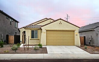 6951 W Pedro Ln in Phoenix, AZ - Building Photo