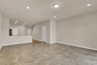 3087 Emerald Acrs Ln in Sanford, FL - Building Photo - Building Photo