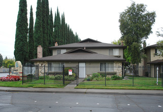 2941 Norcade Cor in Sacramento, CA - Building Photo - Building Photo