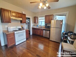 77 Walnut St, Unit 1 in Brookline, MA - Building Photo - Building Photo