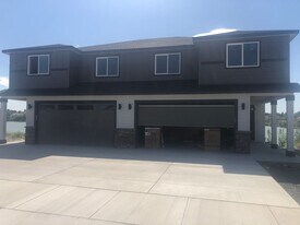 1417 W Lakeside Dr in Moses Lake, WA - Building Photo