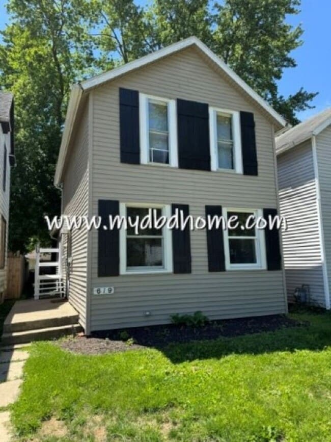 property at 619 3rd St