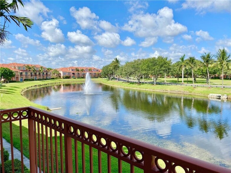 2016 Alta Meadows Ln in Delray Beach, FL - Building Photo