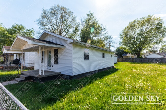 3013 S Pershing Dr in Muncie, IN - Building Photo - Building Photo