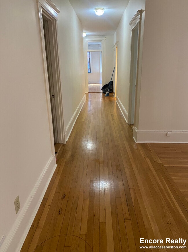 75 Longwood Ave in Brookline, MA - Foto de edificio - Building Photo