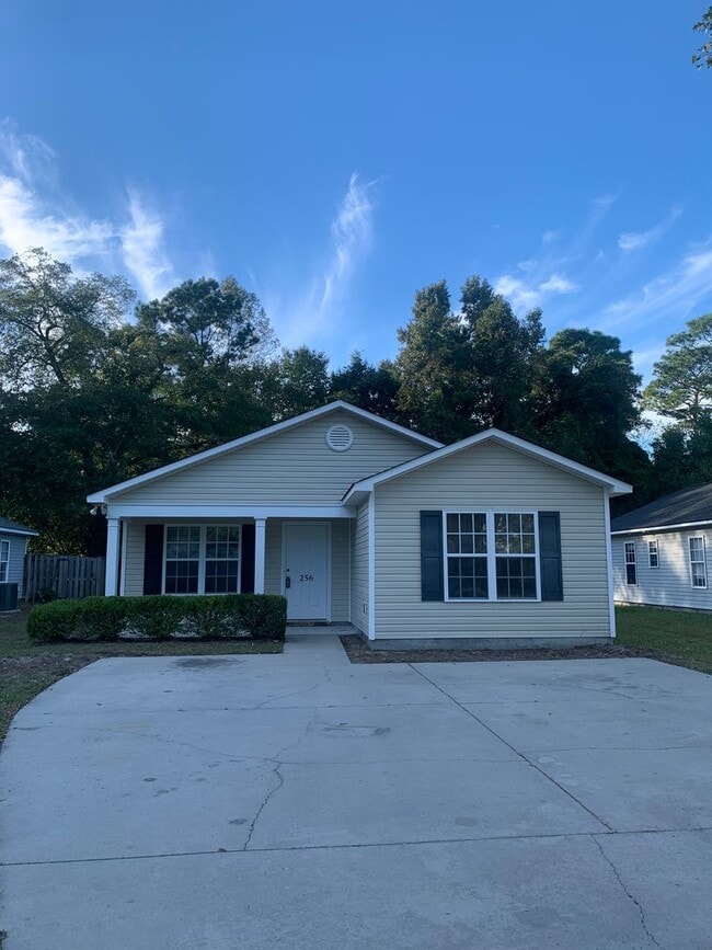 256 Victory Gardens Dr in Wilmington, NC - Building Photo - Building Photo