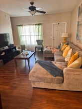 828 Southern Creek Dr in Jacksonville, FL - Building Photo - Building Photo
