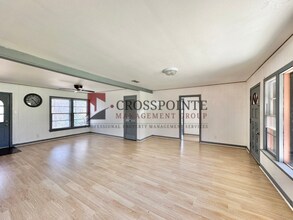 1107 Dogwood St in Tyler, TX - Foto de edificio - Building Photo