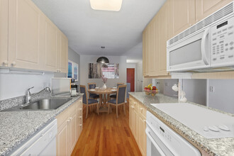 800 Elgin Rd in Evanston, IL - Building Photo - Building Photo