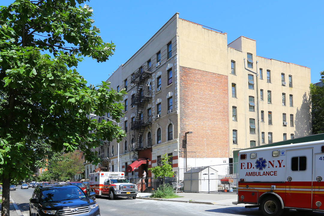 503 W 172nd St in New York, NY - Building Photo