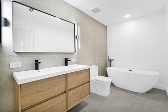 10618 NE 11th Ave in Miami Shores, FL - Building Photo - Building Photo