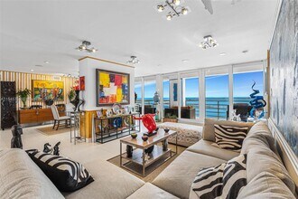 1541 Brickell Ave in Miami, FL - Building Photo - Building Photo