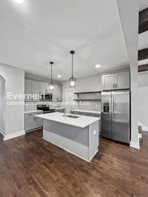 2332 Oak Ct in Nashville, TN - Building Photo - Building Photo